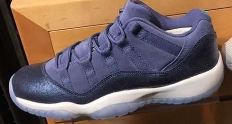 Air Jordan 11 Low "Blue Moon"