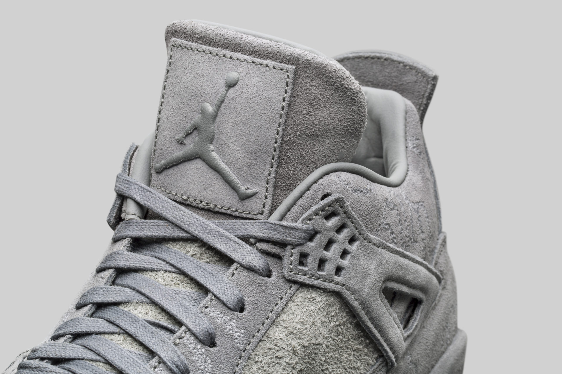 KAWS x Air Jordan 4