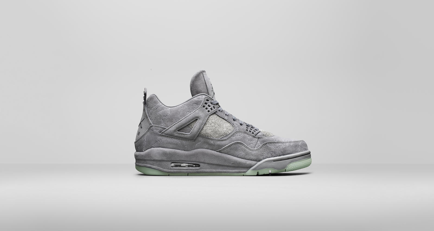 KAWS x Air Jordan 4