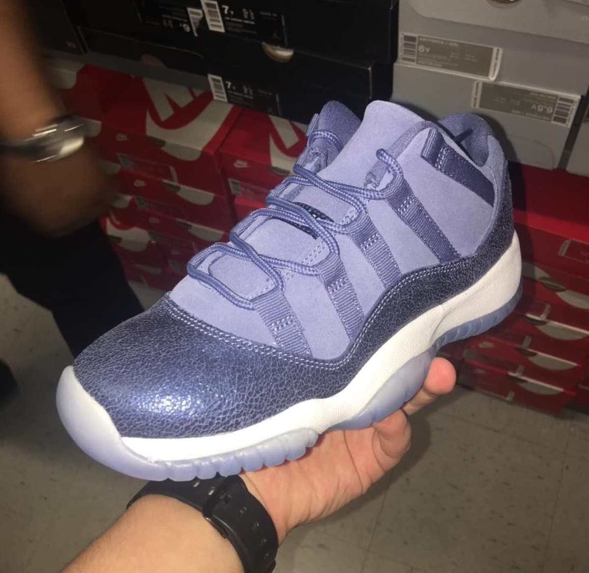 Air Jordan 11 Low "Blue Moon"