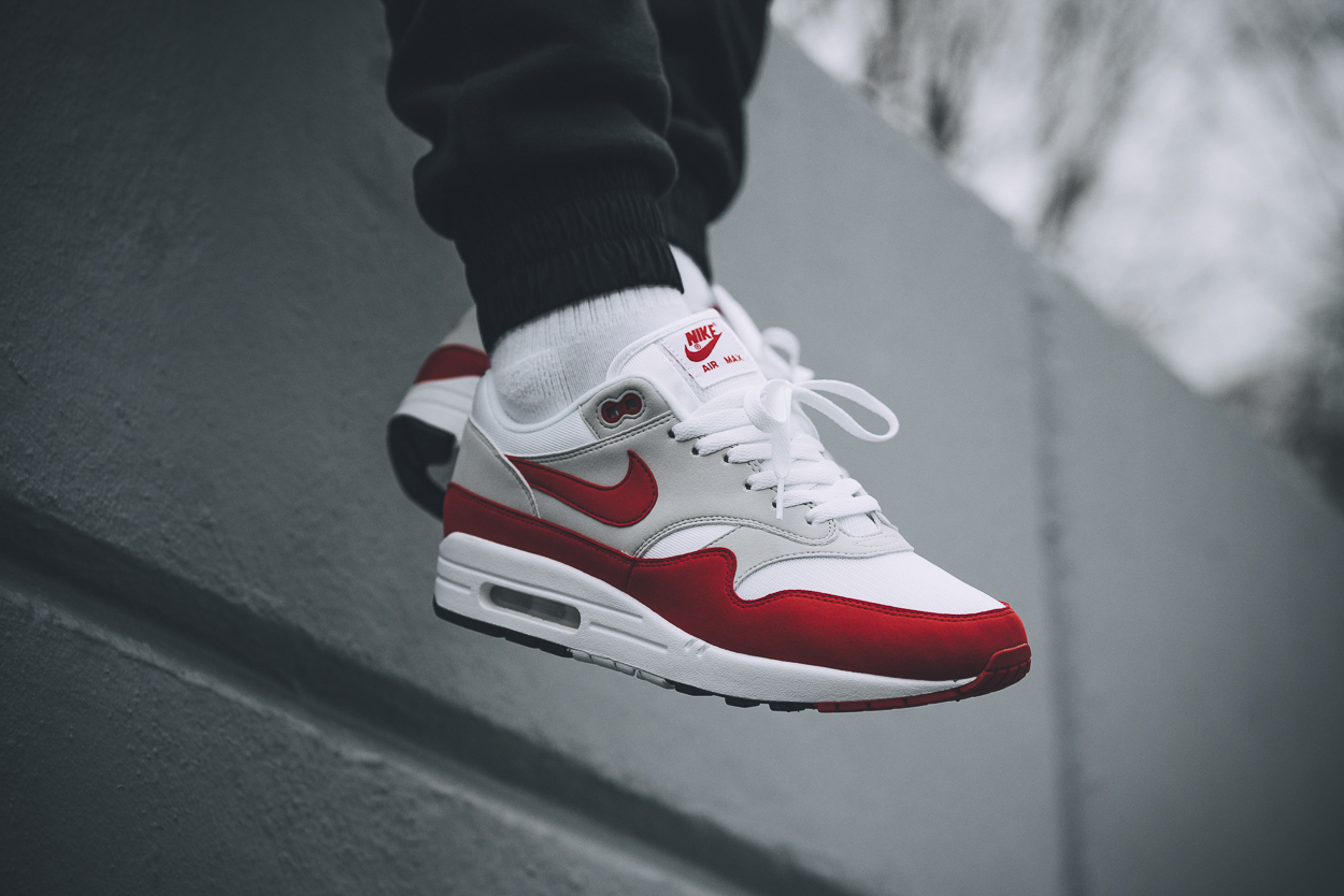 air max 1 anniversary red on feet