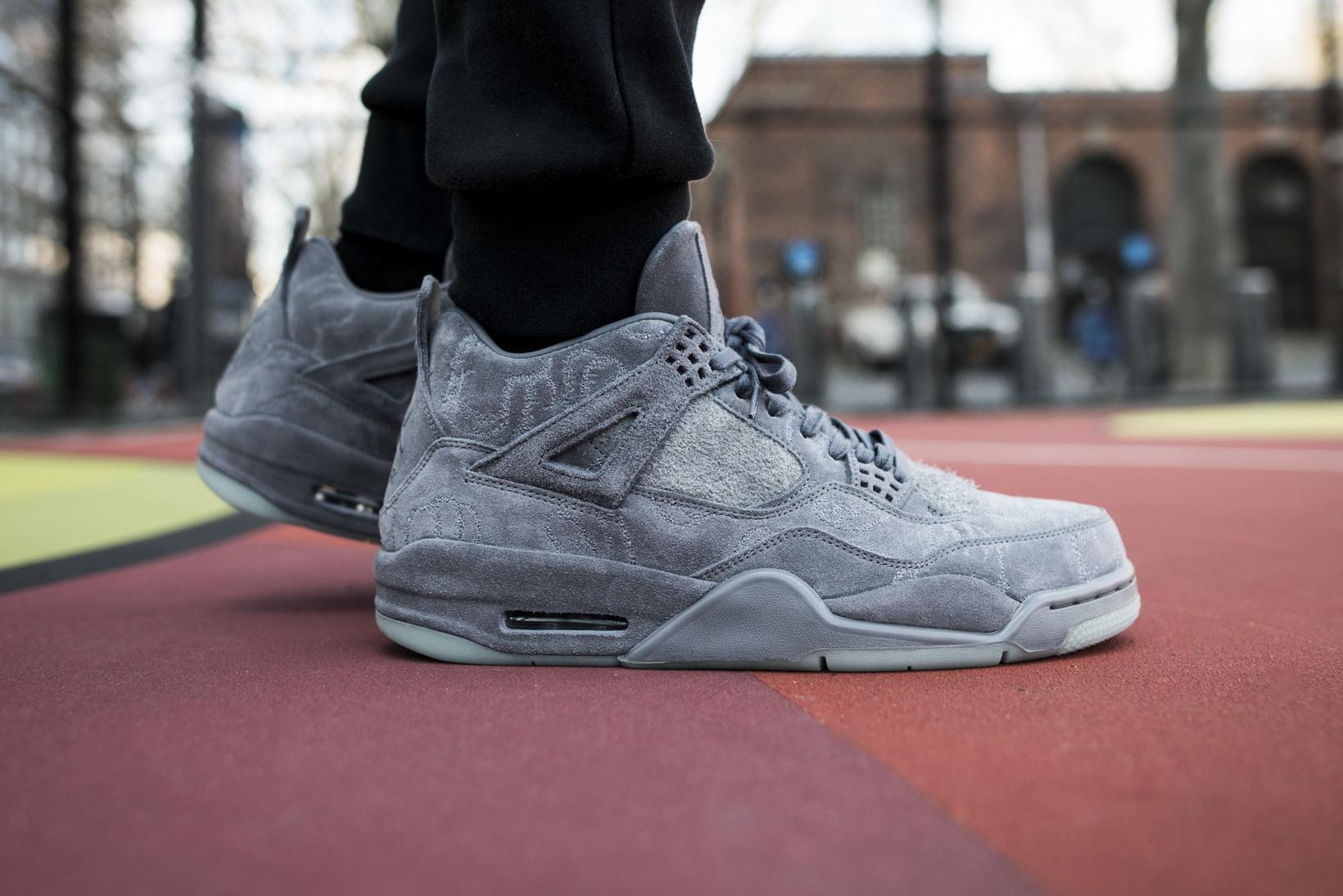 KAWS x Air Jordan 4