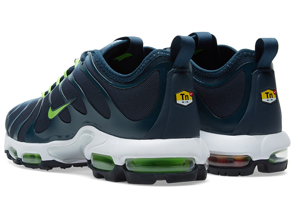 Nike Air Max Plus Ultra "Binary Blue"