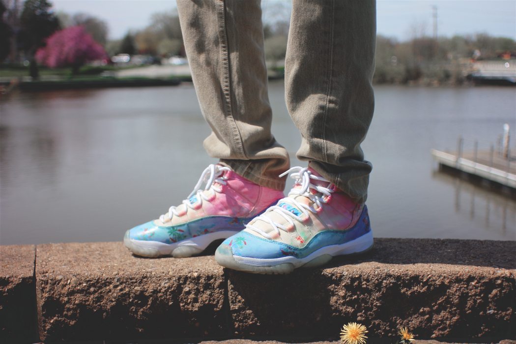 Jordan 11 pink and blue hot sale