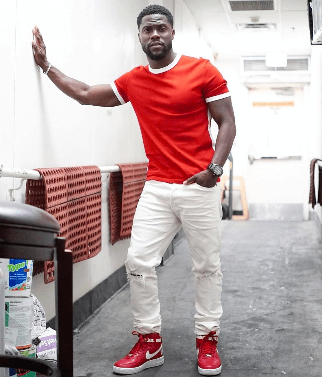 Kevin Hart keeps it two-toned with the Supreme x Nike Air Force 1 High.