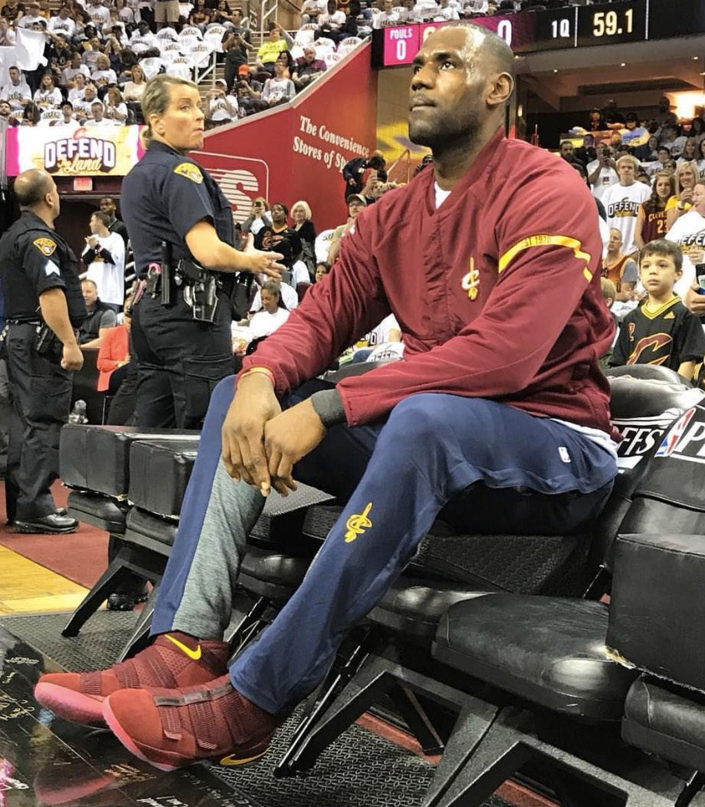 lebron wearing soldier 11