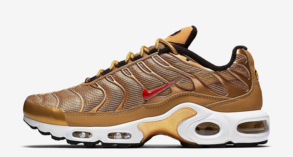 nike air max plus team gold
