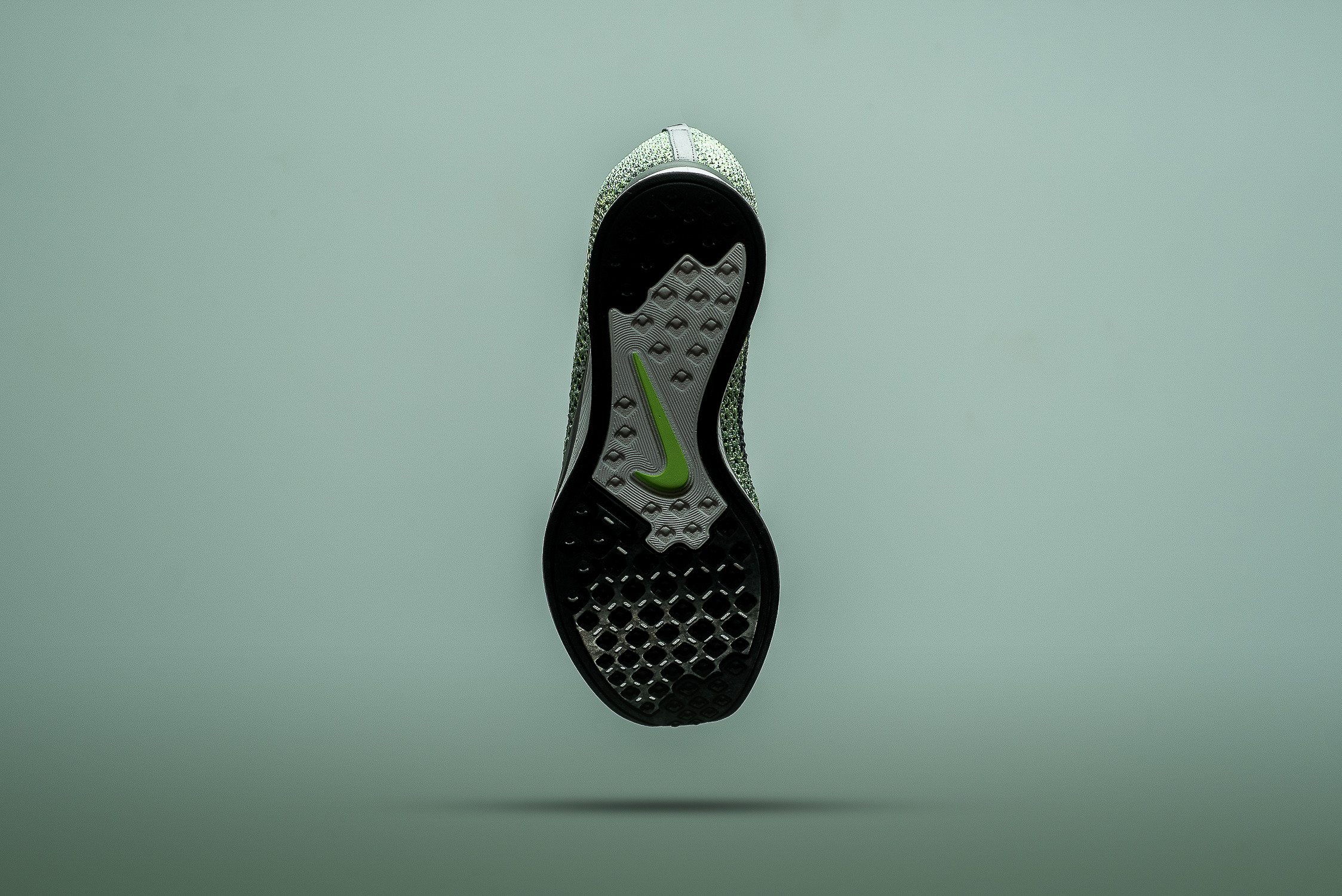 Nike Flyknit Racer "Ghost Green"