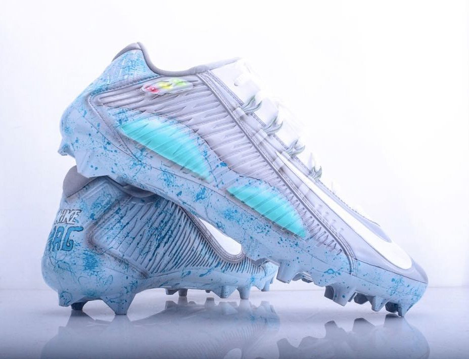 Odell Beckham Jr. Gets Supreme x Louis Vuitton Cleats  Custom football  cleats, American football cleats, Football cleats