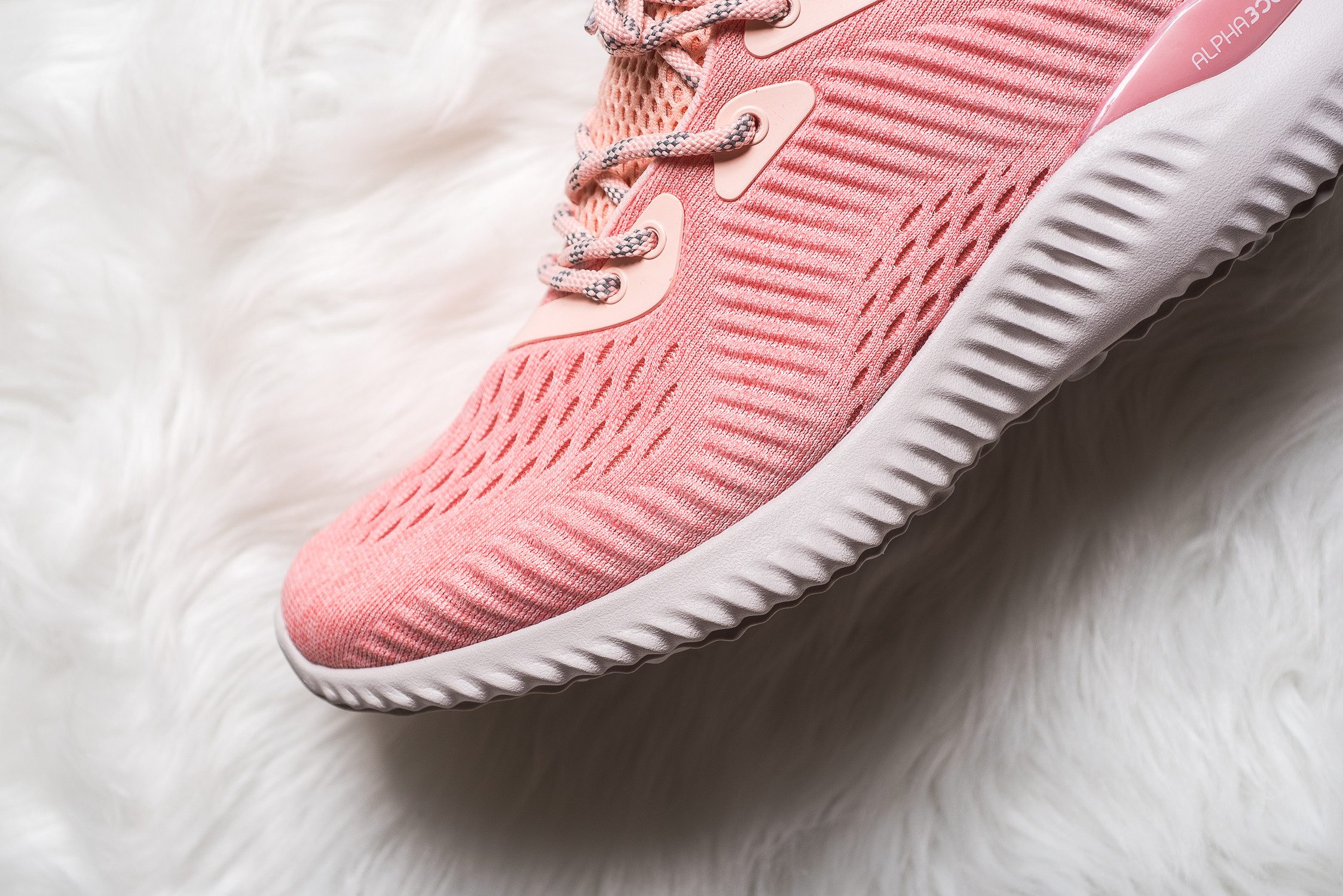 Alphabounce beyond deals pink
