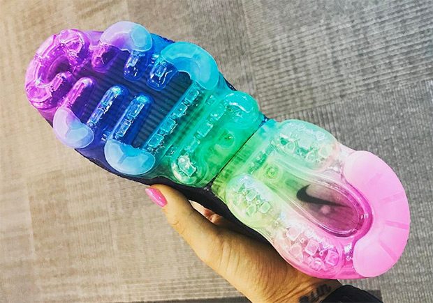 nike air vapormax rainbow sole