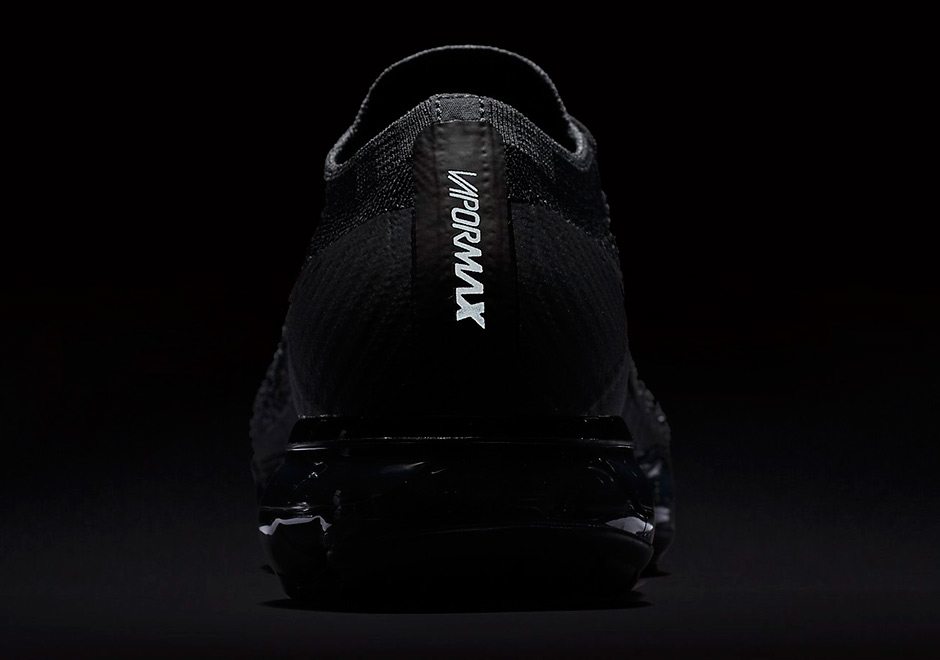 Nike Air VaporMax "Triple Black"
