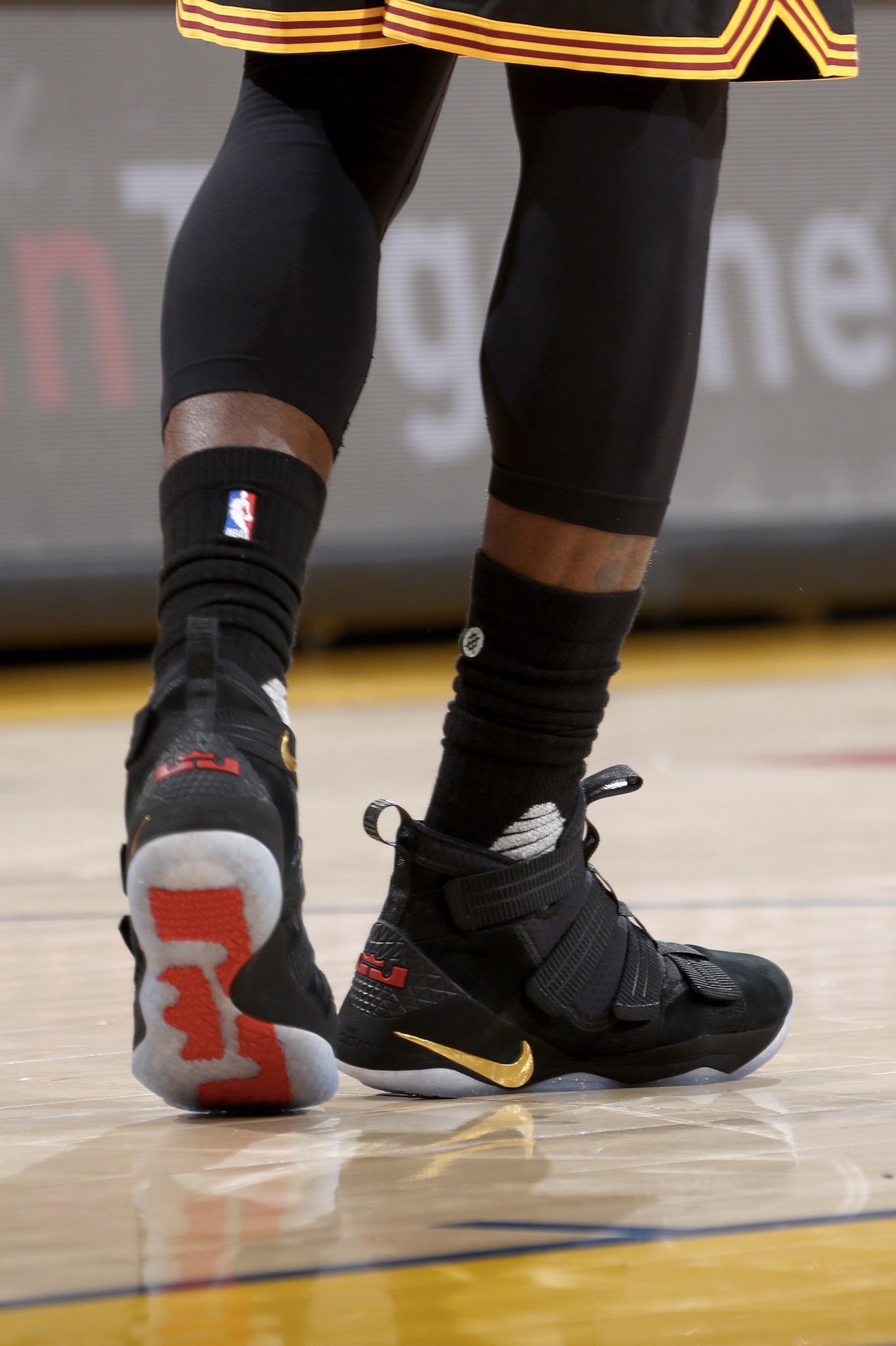 LeBron James Wears Nike Zoom Soldier VII Black/Blue