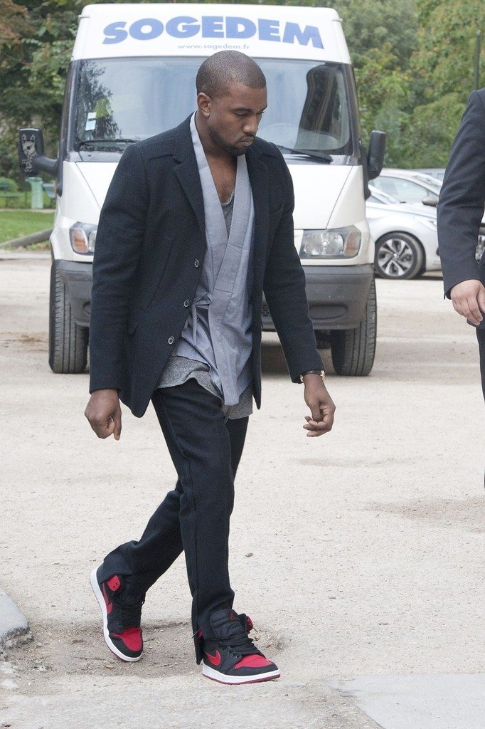 kanye west wearing jordan 6