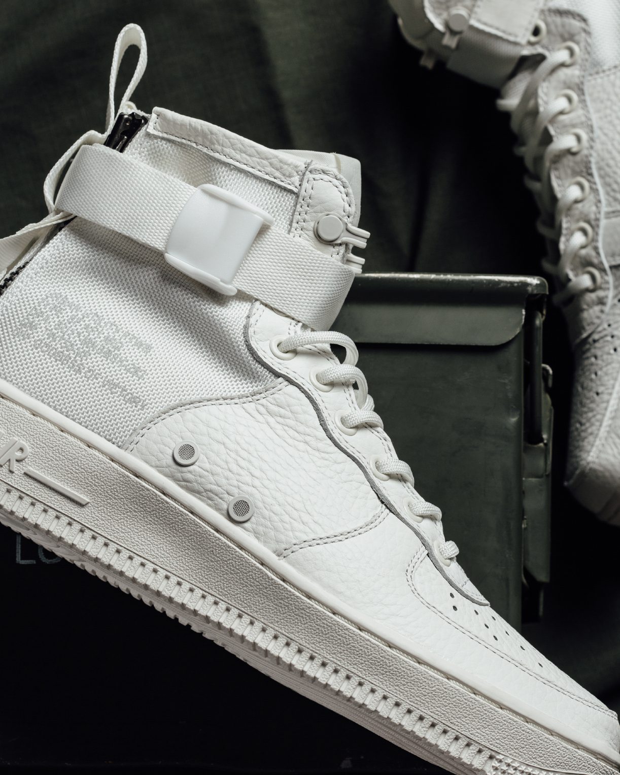 Nike SF Air Force 1 Mid "Triple Ivory"