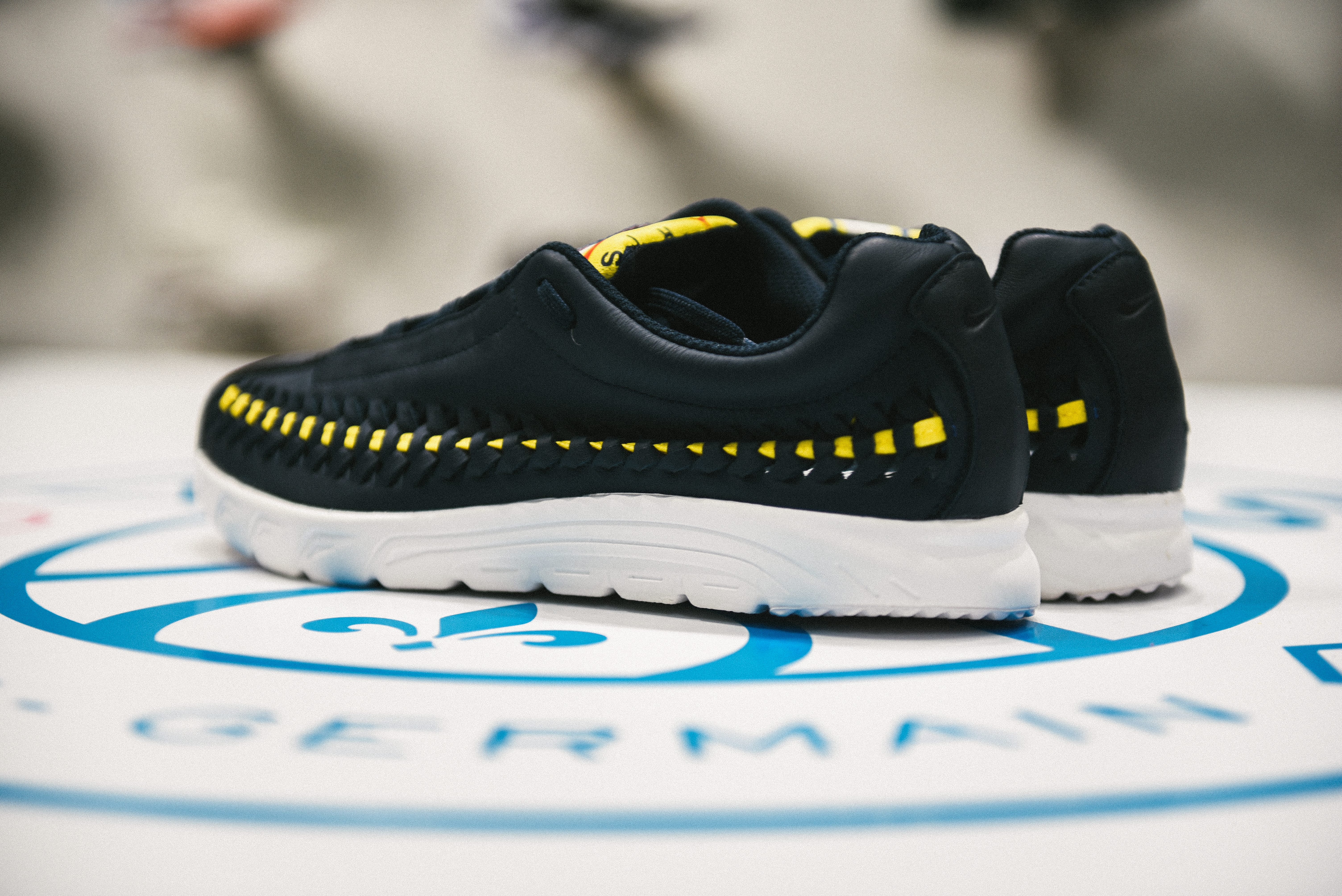 Nike Mayfly Woven "PSG" Custom