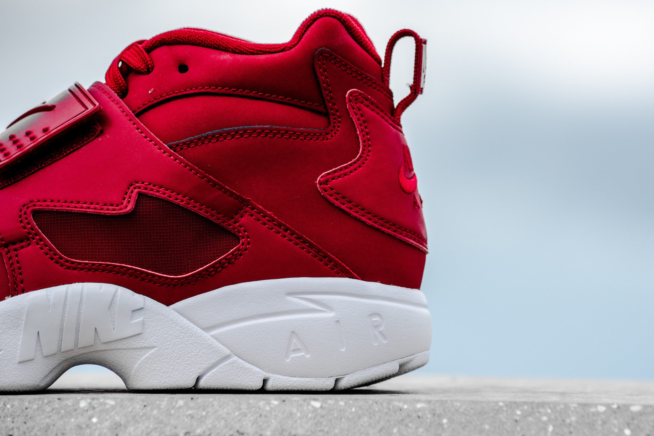 Nike Air Diamond Turf "Gym Red"