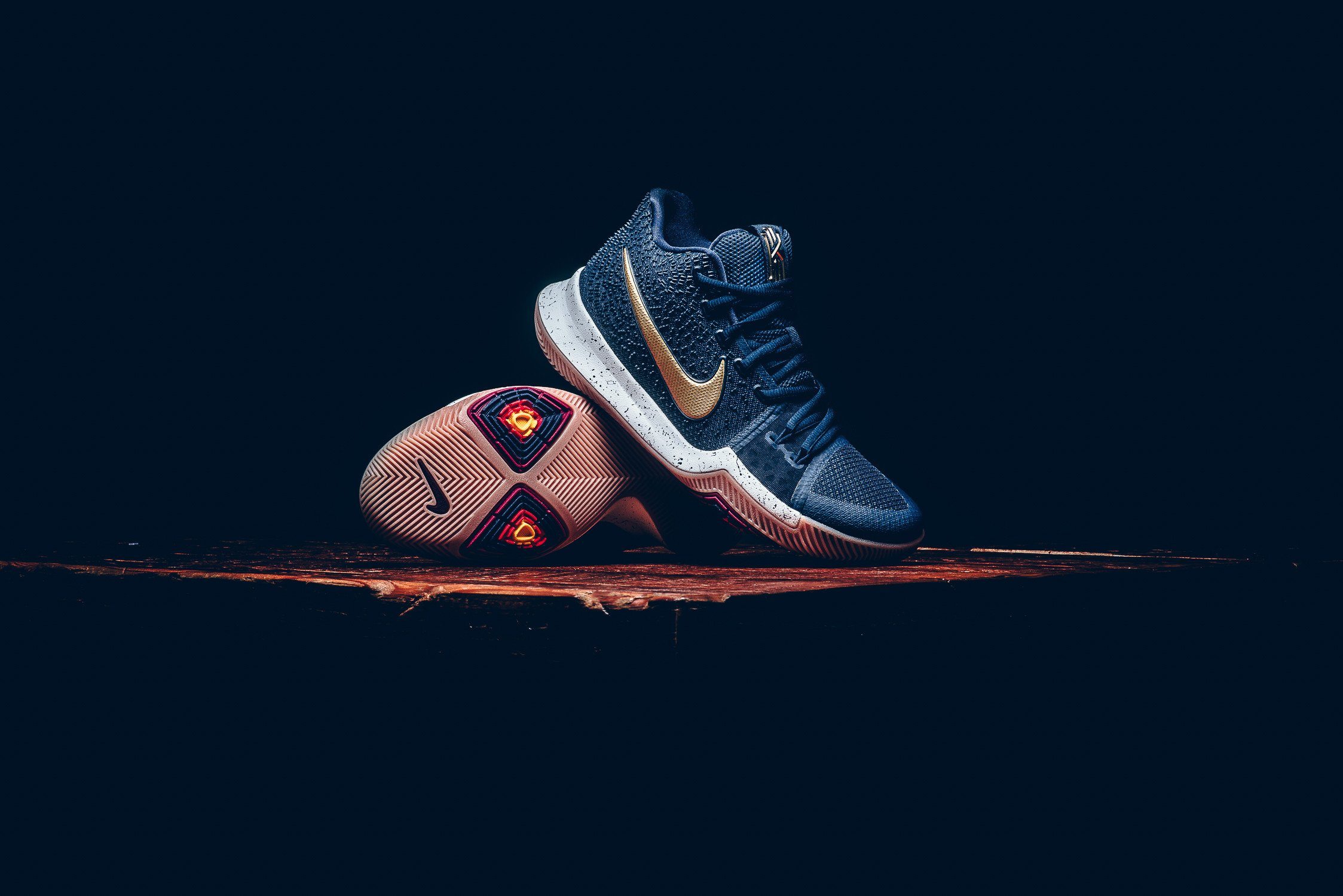 Nike Kyrie 3 Obsidian/Metallic Gold