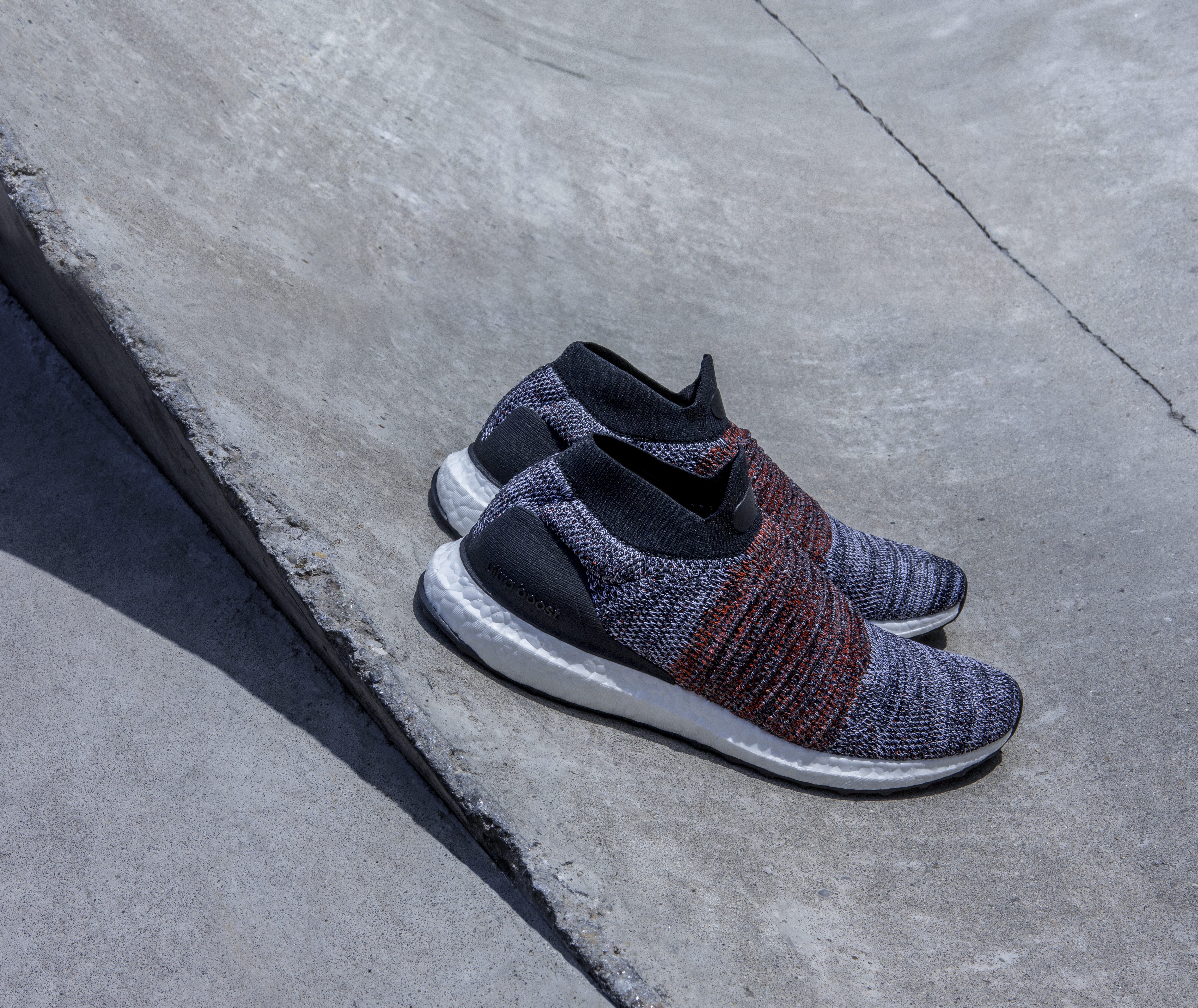 adidas UltraBOOST Laceless
