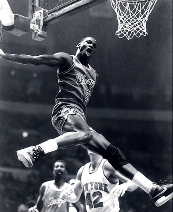 Michael Jordan wearing the Nike Air Ship in Black/Red in final NBA Preseason game against New York Knicks on October 18, 1984