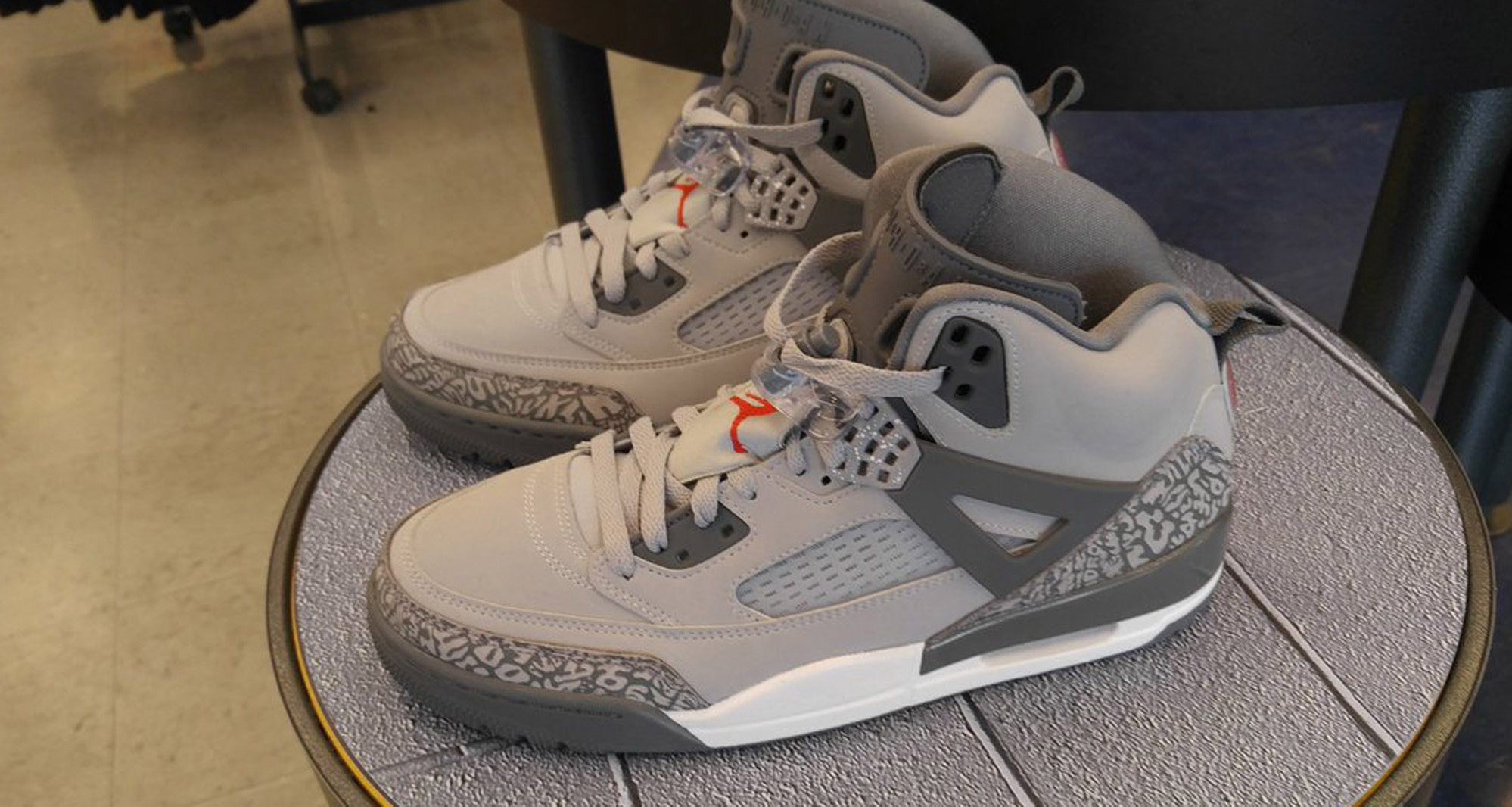 Jordan Spizike "Cool Grey"