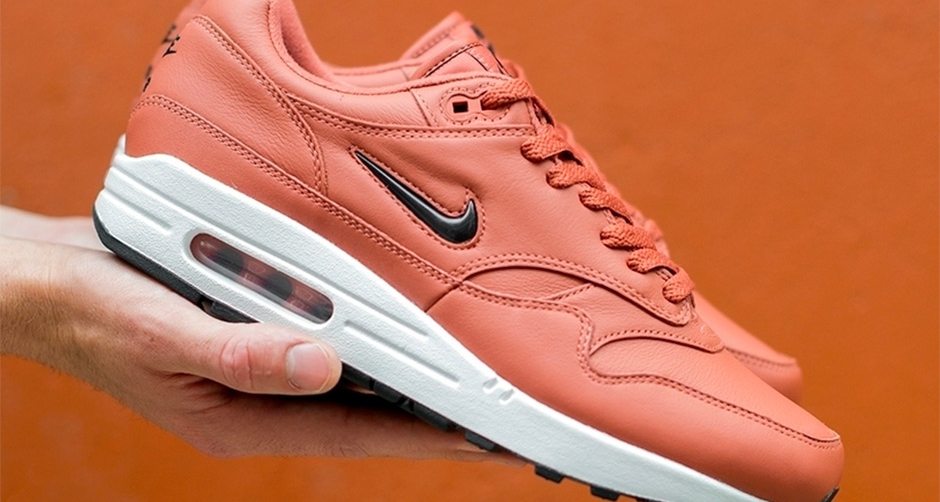 Nike air online max pink leather