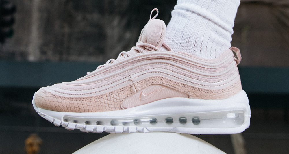 pastel pink nike air max