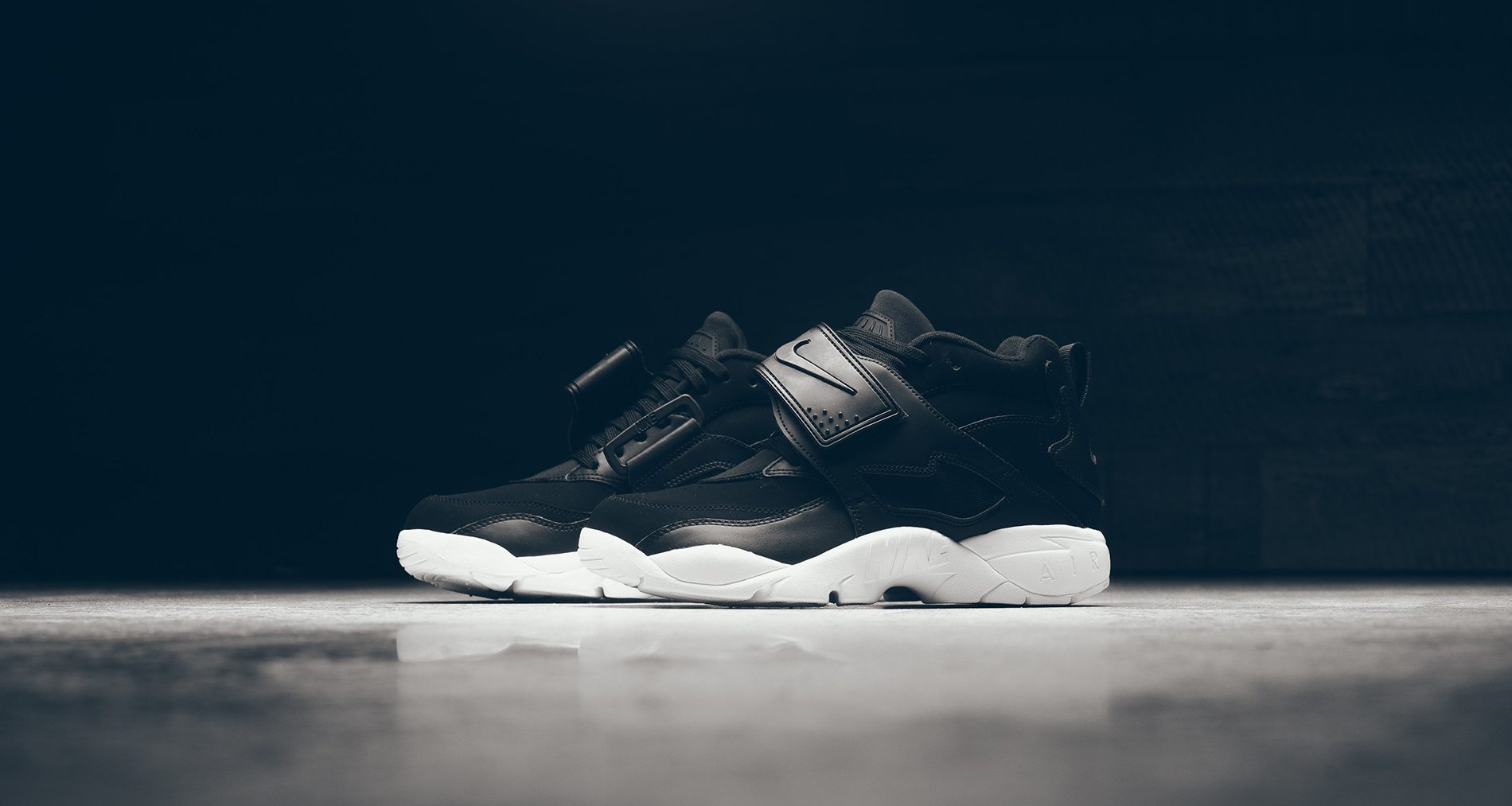 Nike Air Diamond Turf Black/White