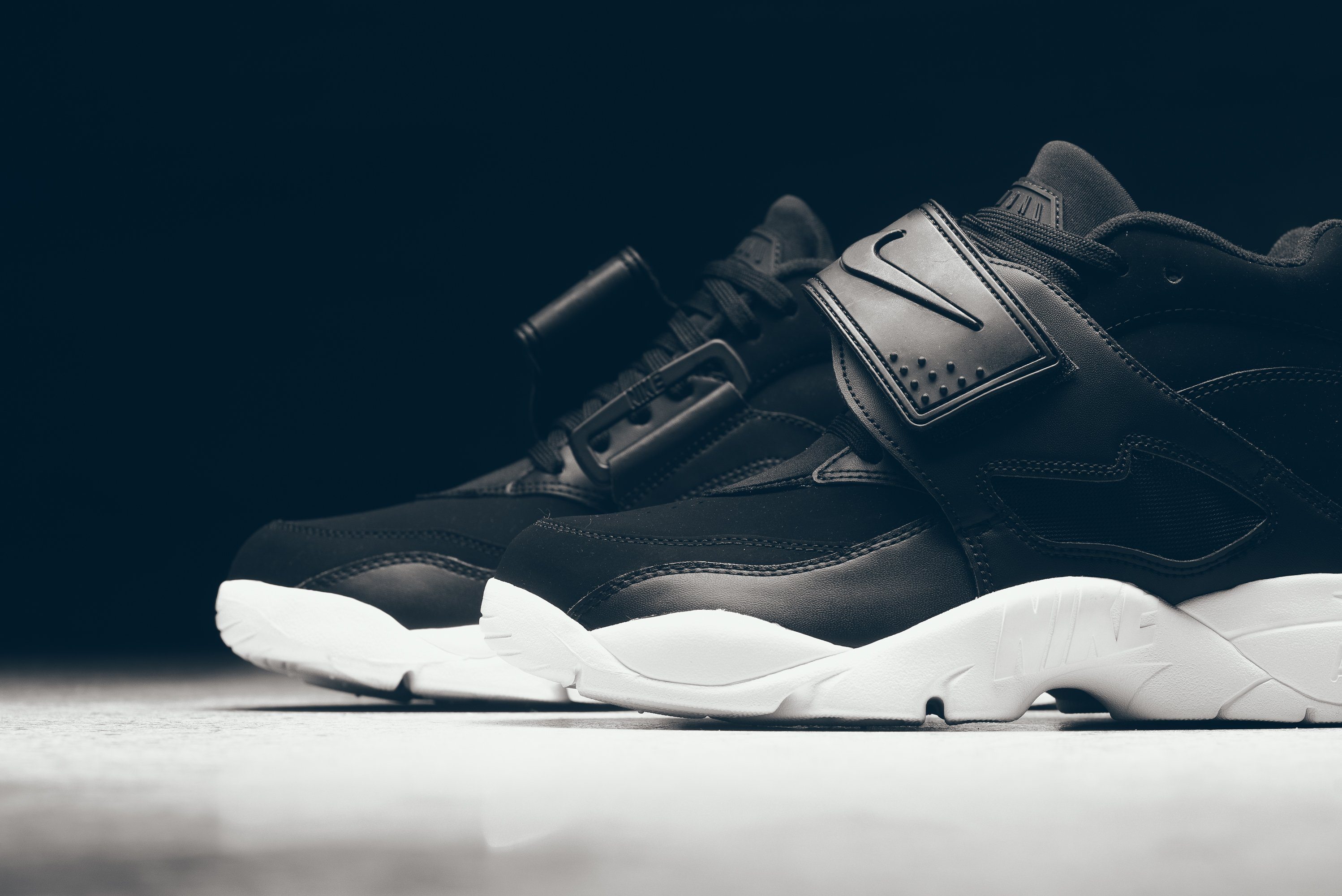 Nike Air Diamond Turf Black/White