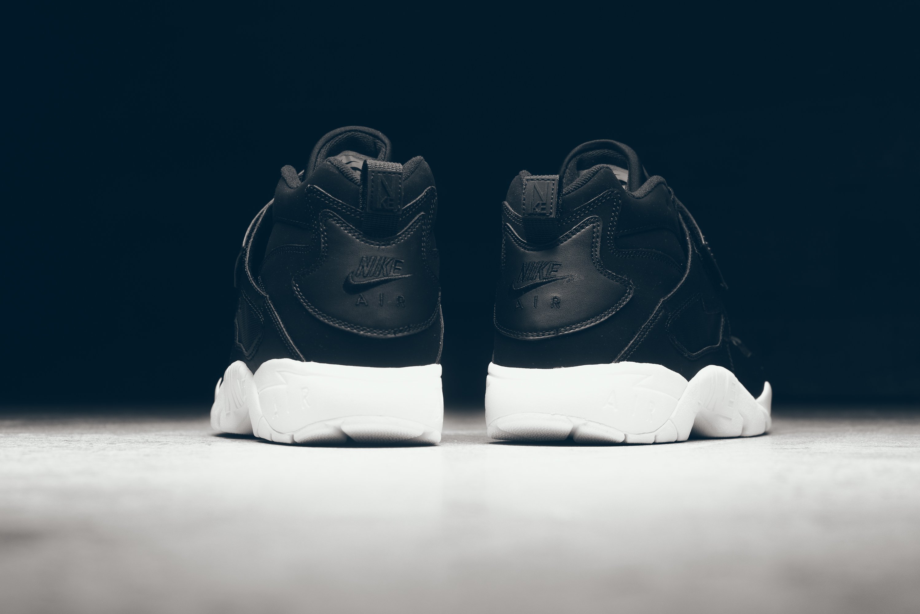 Nike Air Diamond Turf Black/White