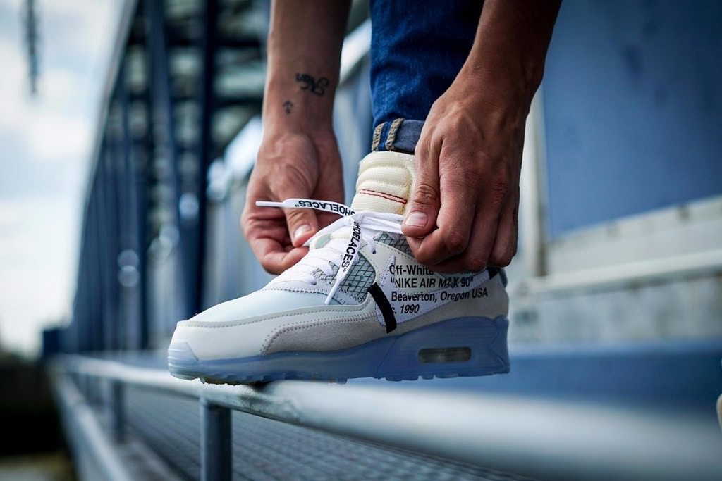 air max 90 off white black on feet