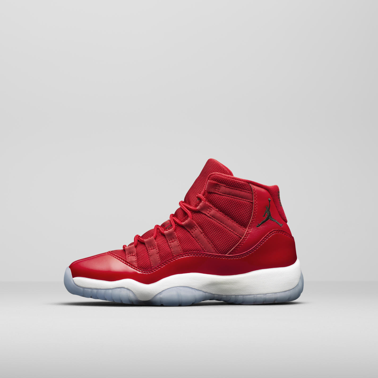 Air Jordan 11 \