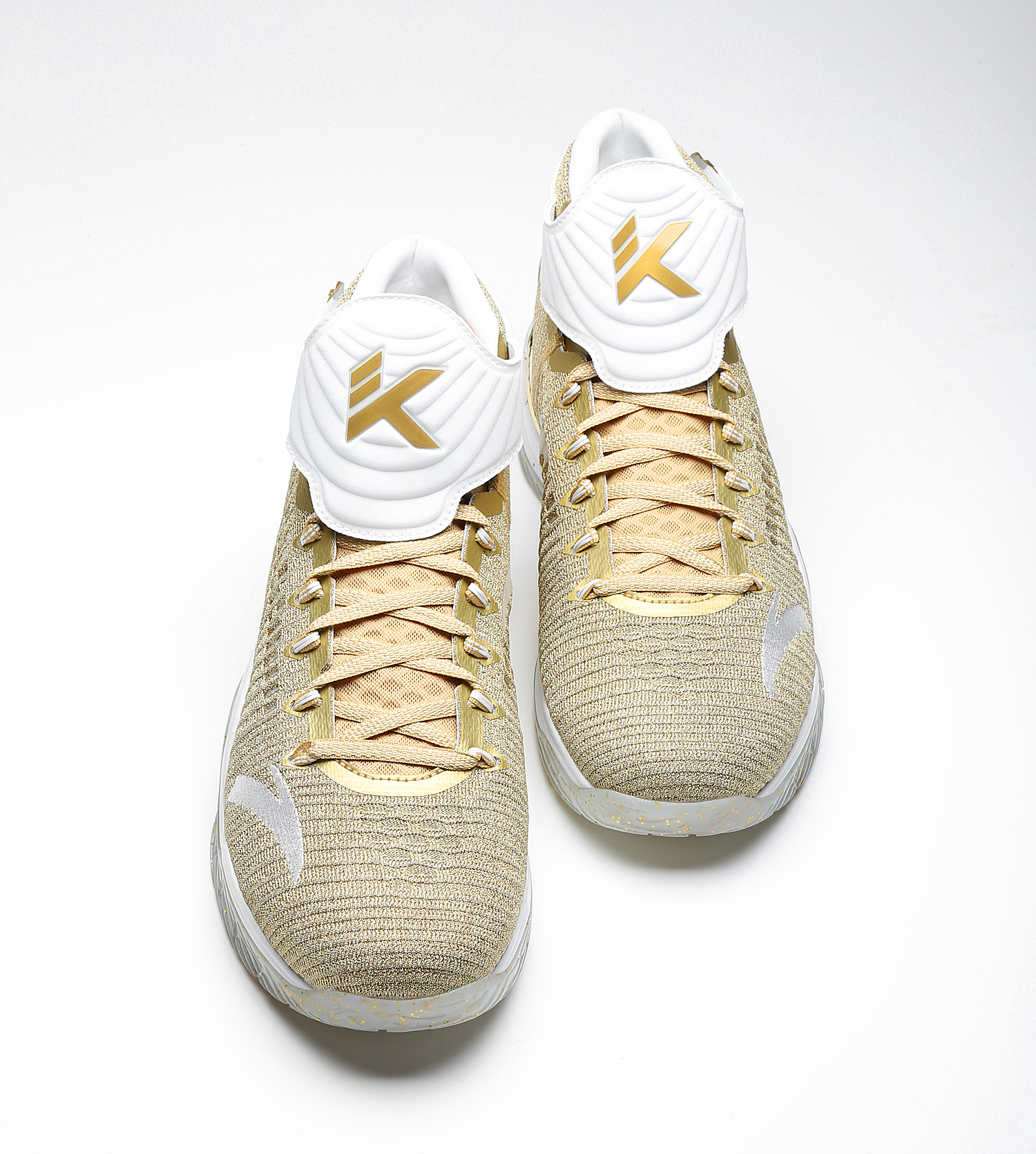 Klay Thompson's New Gold Blooded Anta KT3 Celebrate Ring Night