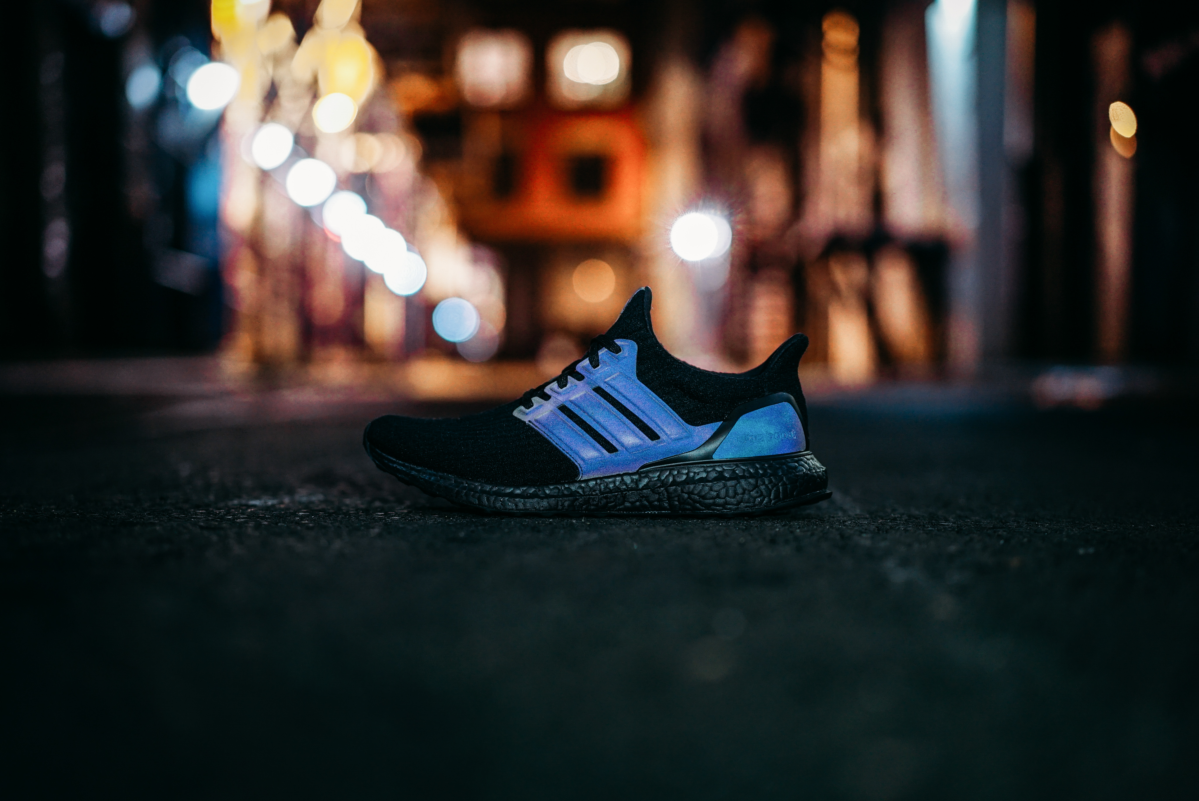 miadidas UltraBOOST XENO