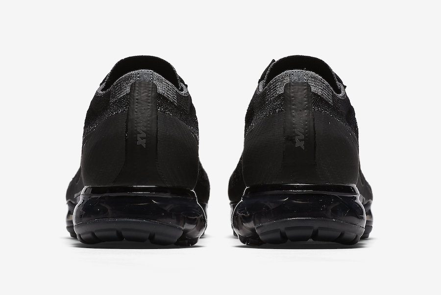 Nike Air VaporMax Laceless "Black"
