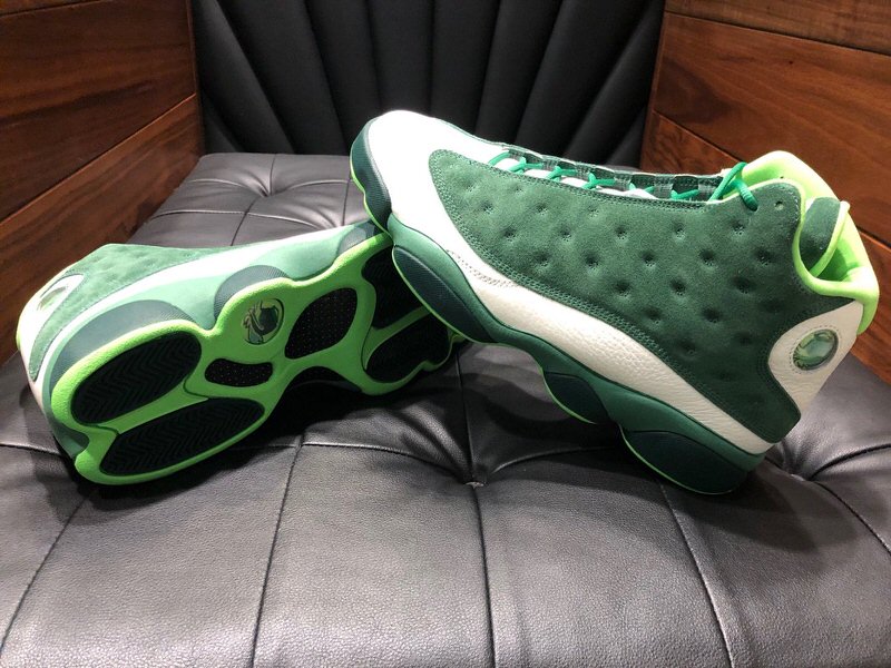 Air Jordan 13 Oregon PE