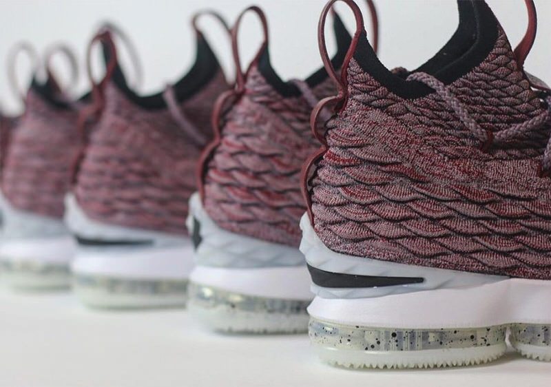 lebron 15 red flyknit
