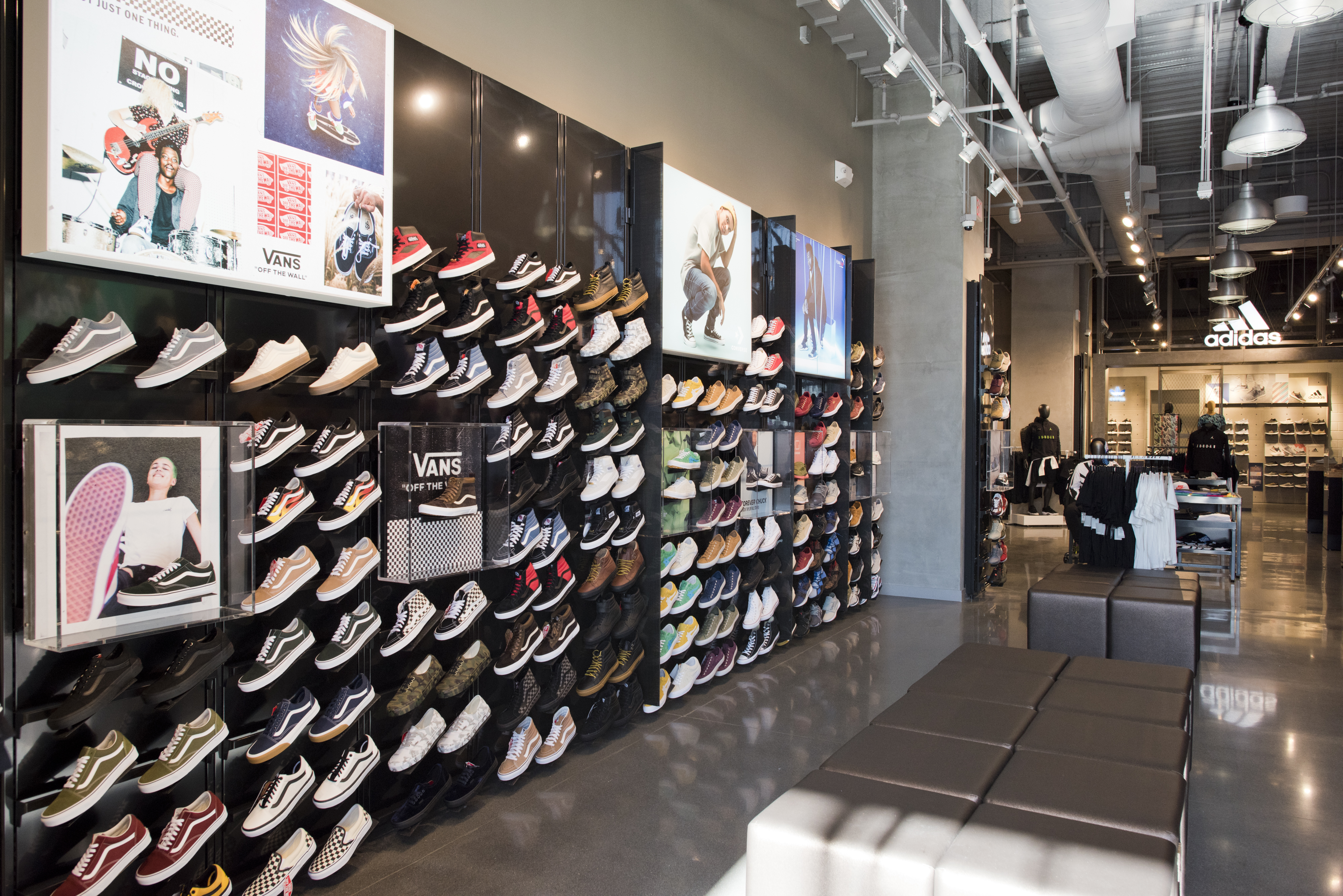 Kicks foot locker hot sale