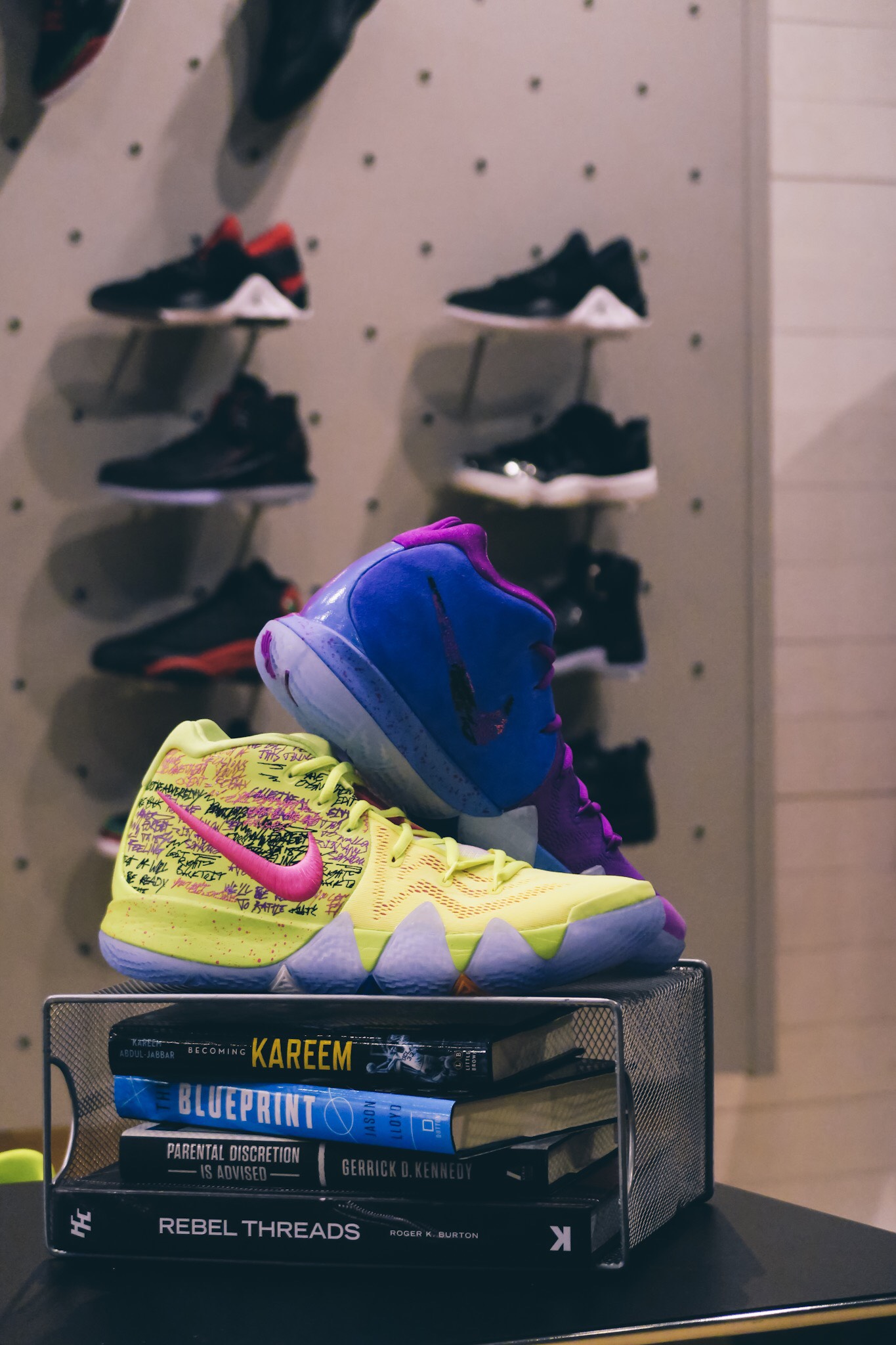 Nike kyrie 4 confetti footlocker sale