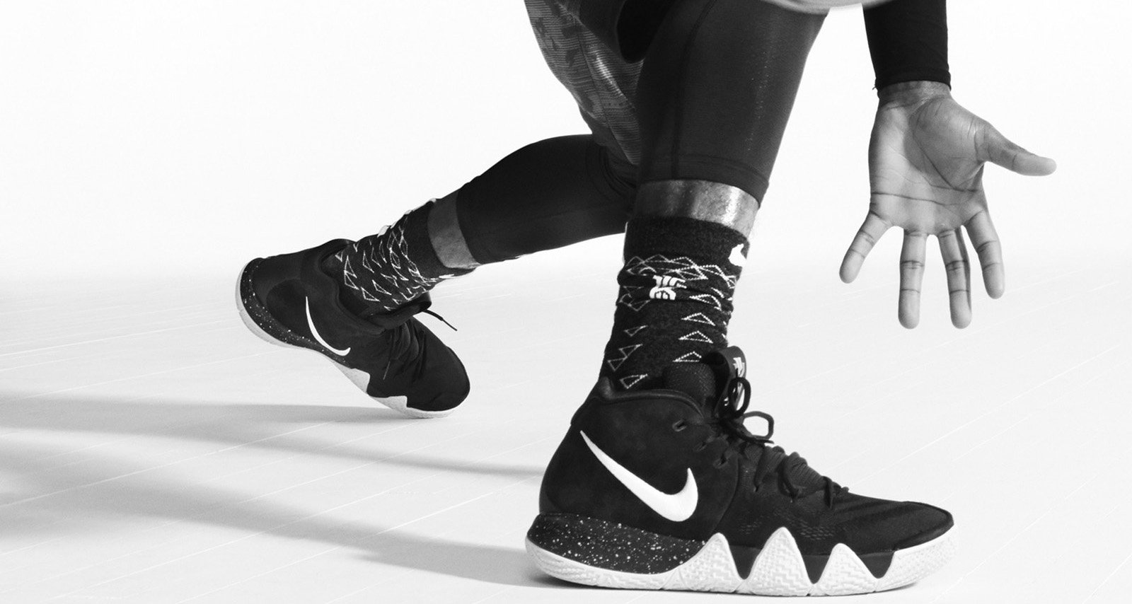 Nike Kyrie 4 Black/White // Release 
