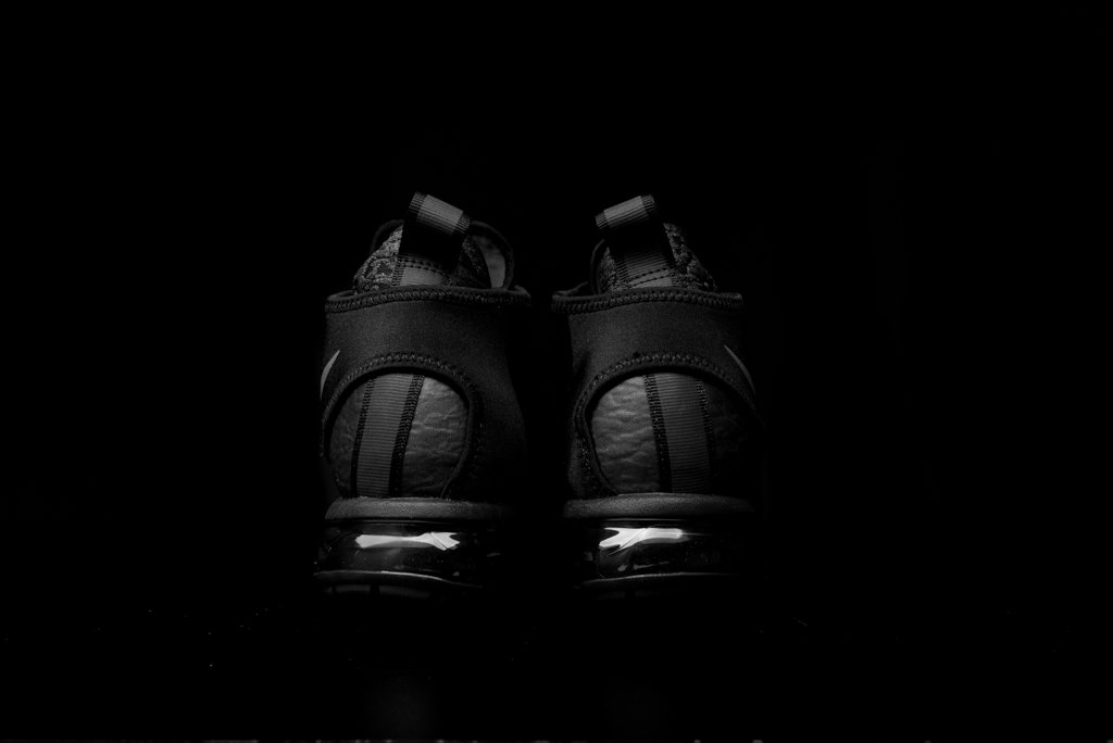 Nike Air VaporMax Chukka Slip "Black"