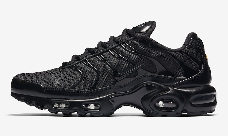 black air max plus with clear bottom