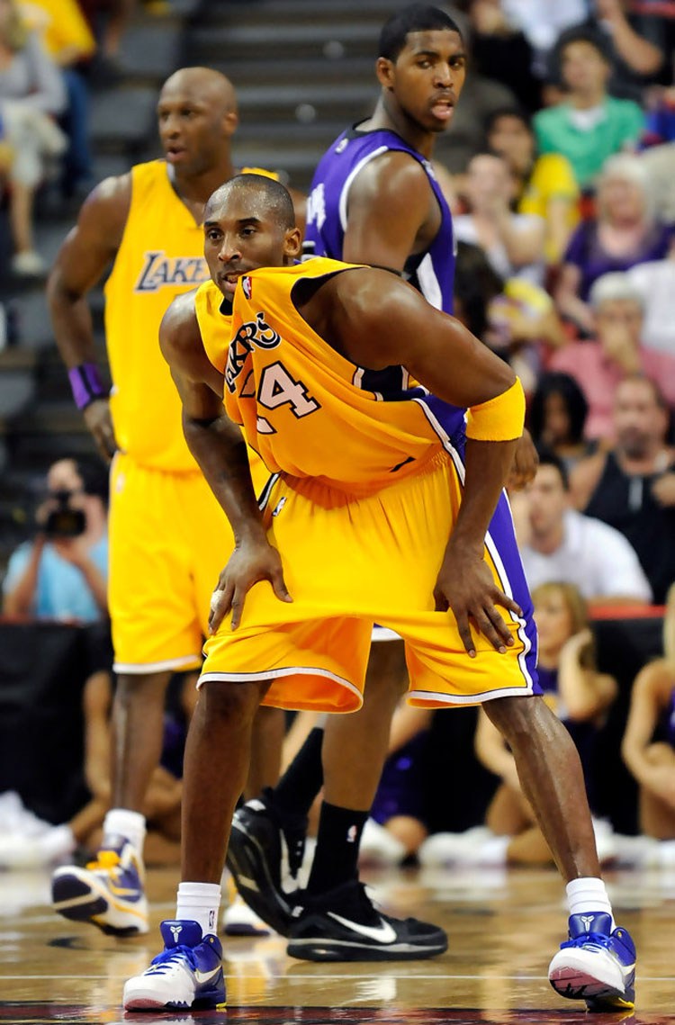 kobe wearing kobe 4