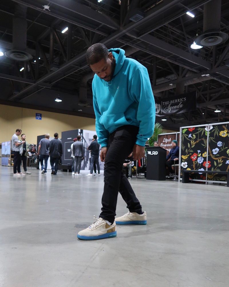 kobe bryant wearing air force 1
