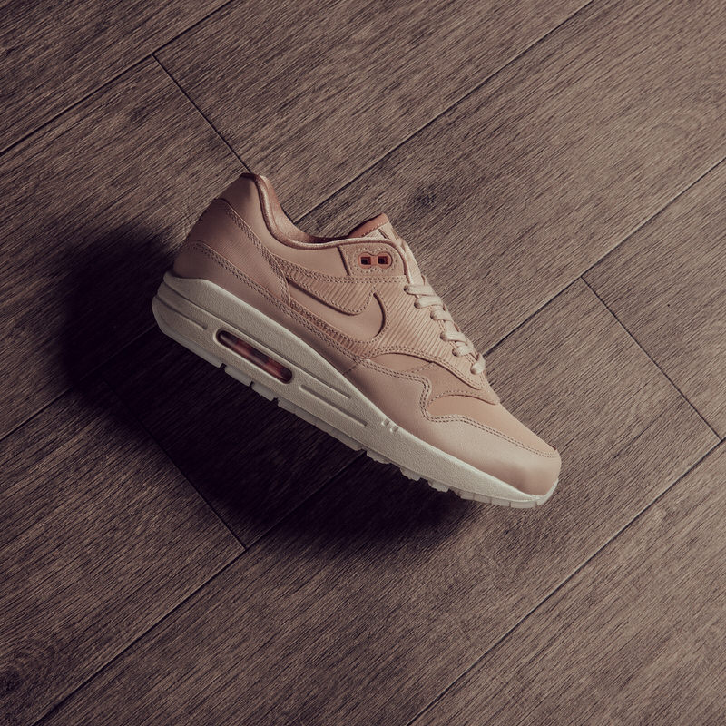 nike air max 1 particle beige