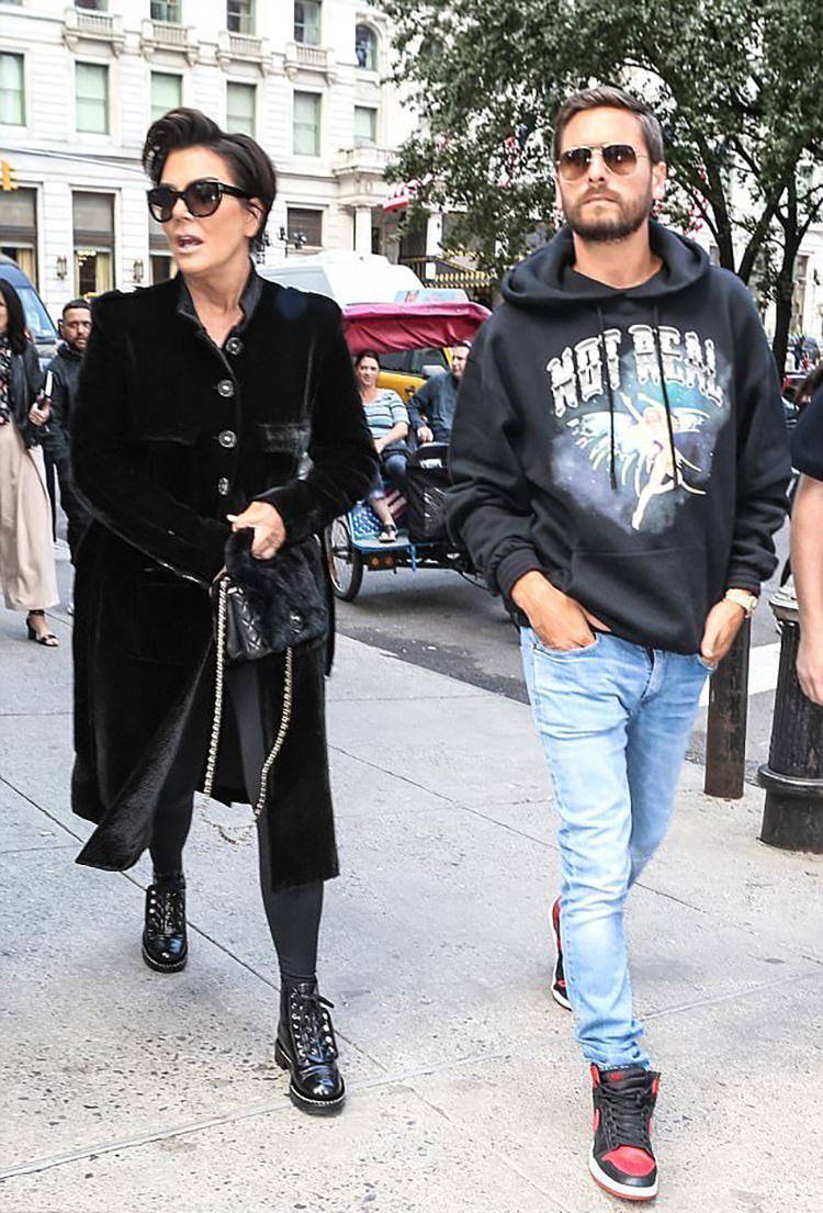 An oversized graphic hoodie and stonewashed denim paired with some Bred 1's makes this easy-going combination look like you're thinking out of the box.