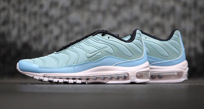 nike air max plus teal