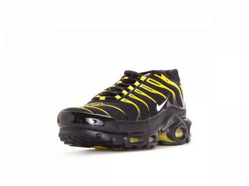 Nike Air Max Plus Black/Vivid Sulfur