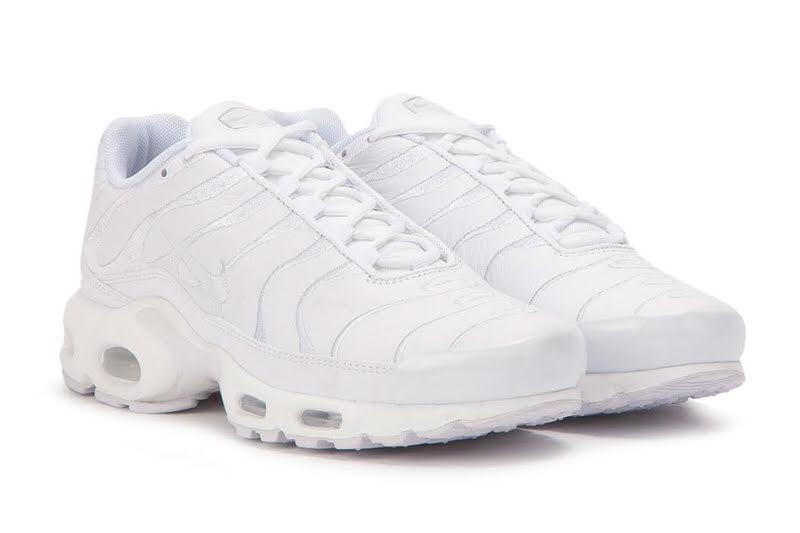 all white air max plus womens