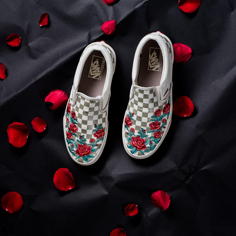 vans classic slip on dx rose embroidery